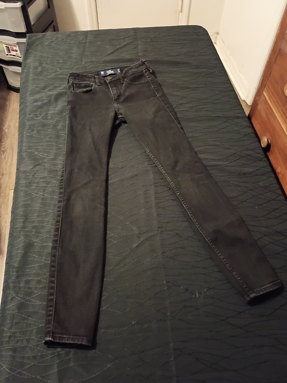 Hollister Women's Skinny Jeans in Washed Black